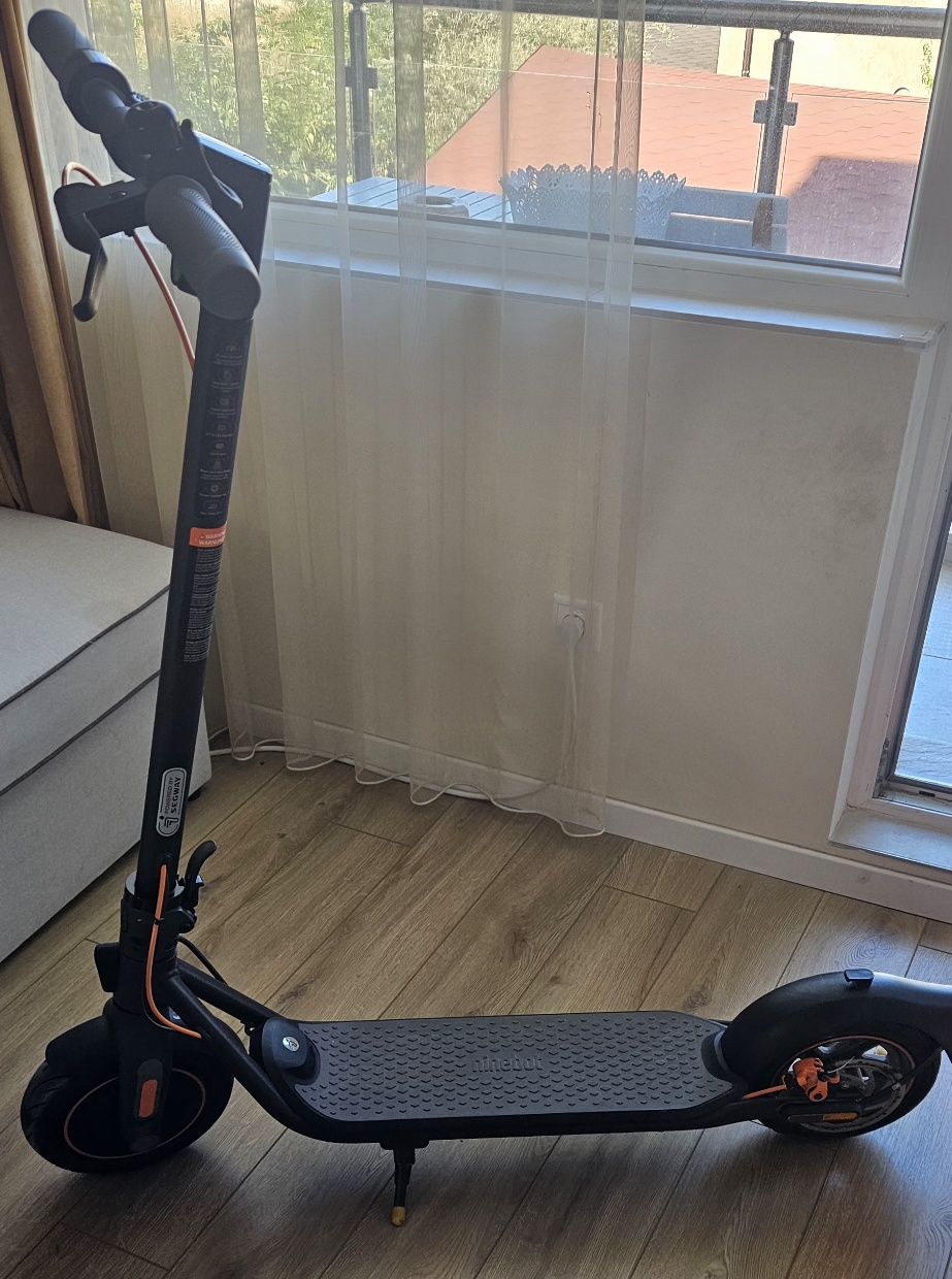 Скутер тротинетка Segway Ninebot F40e