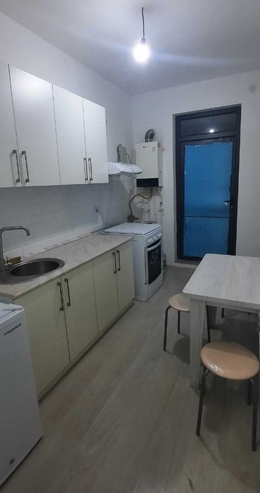 Srochna 1 Xonali Kvartira Ijaraga Topshiriladi. Kadishiva bozor oldida