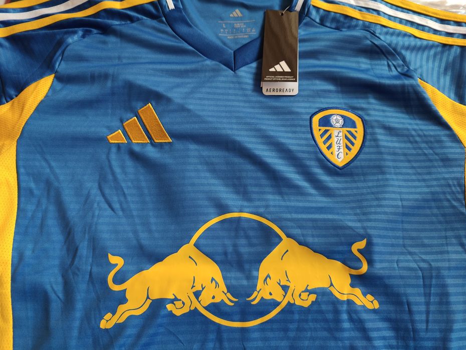 Футболни тениски Leeds United 2025/2026 Gruev