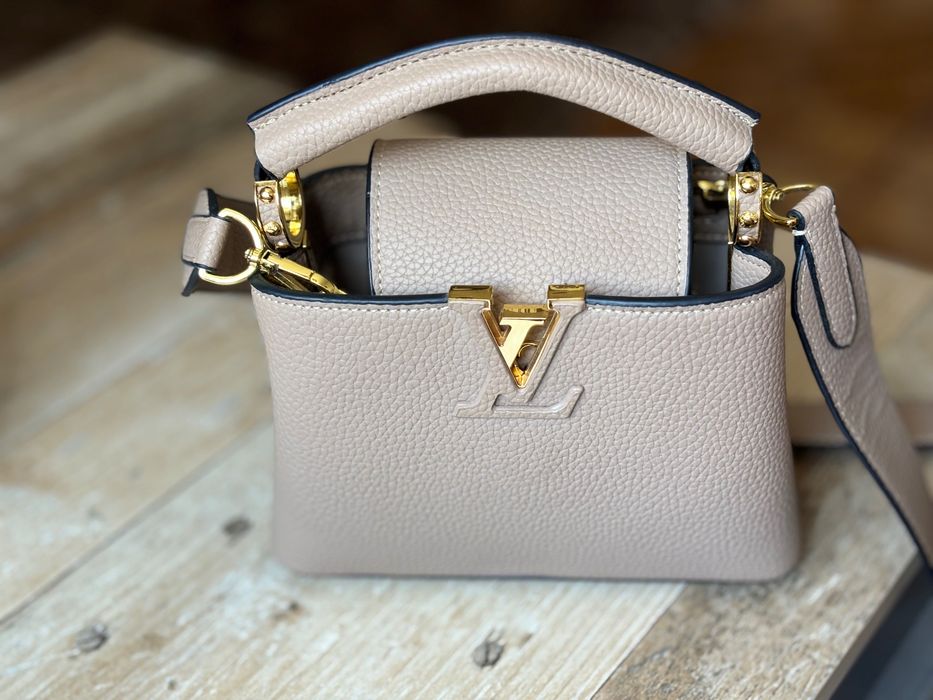 Geanta Louis Vuitton Capucines mini