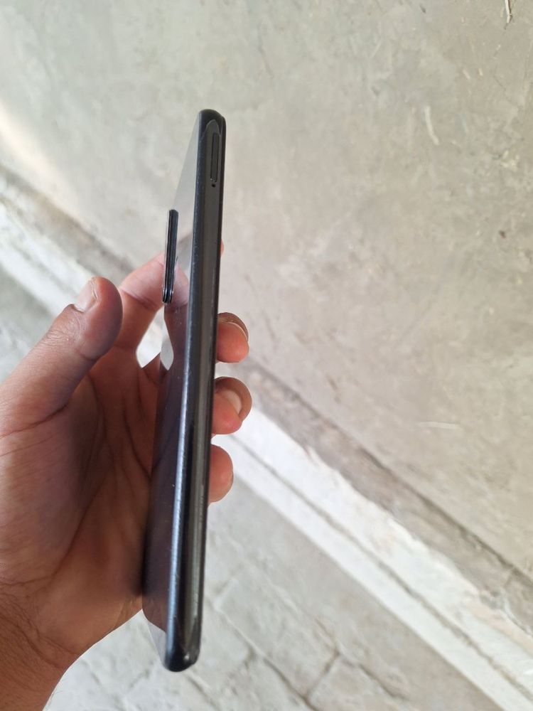 Redmi note 8T 4/64 xotira xolati ideal umuman ochilmagan
