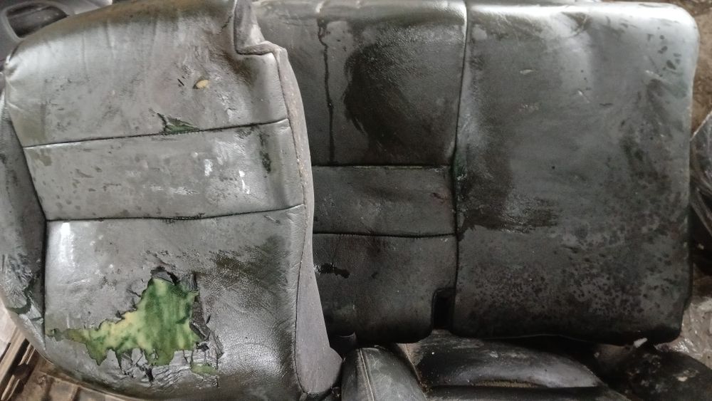 Vând scaune pentru retapitat 50 lei