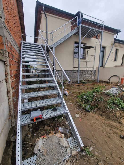 Scari metalice galvanizate