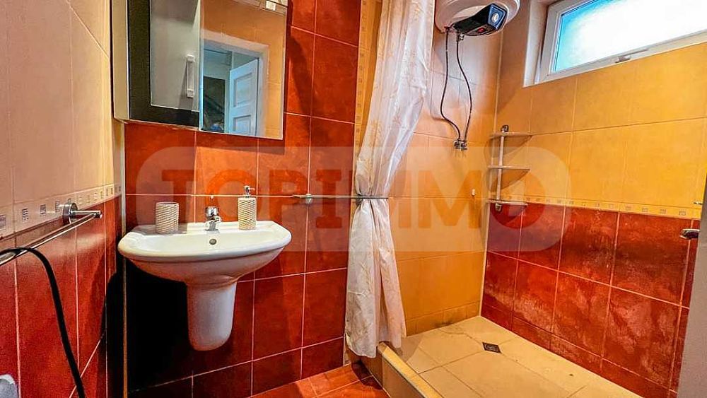 Бизнес имот в сграда паметник на културата в квартал Таляна