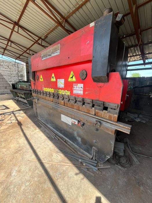 Листогиб 100 тонна  2500мм. ..6 мм