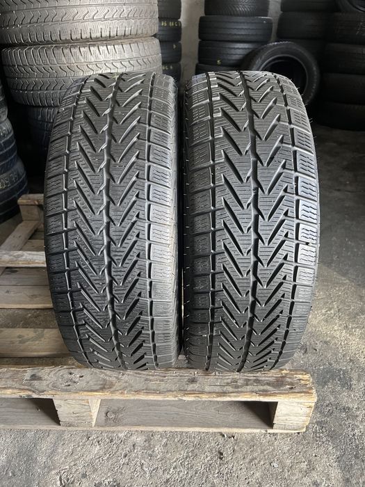 2 anvelope de iarna 215/55/16 Vredestein!