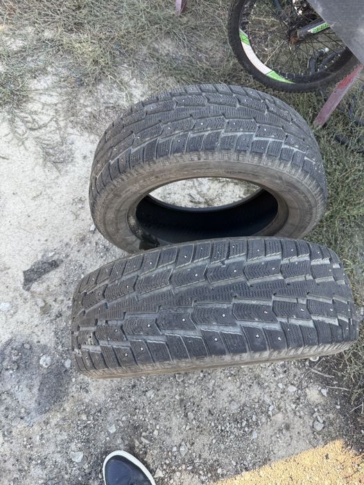 Продам шипованную резину