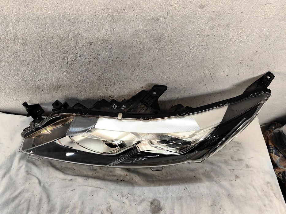 Оригинален фар  Mitsubishi Eclipse Cross Full Led