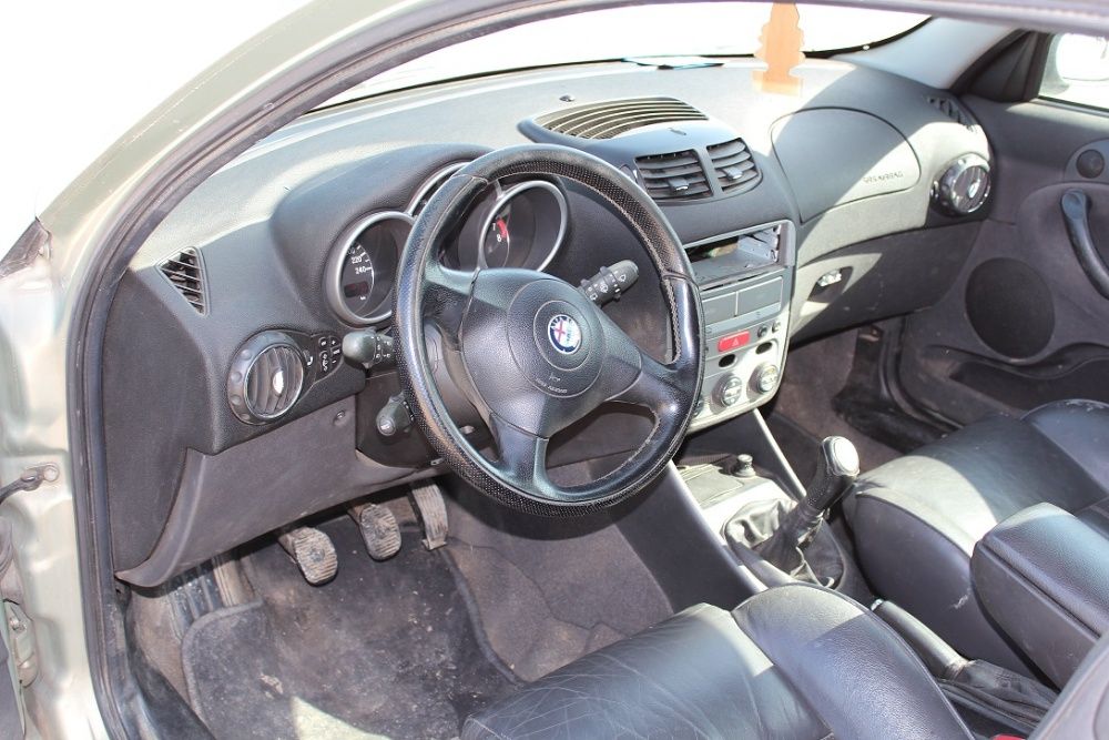 Alfa Romeo 147 na chasti 1,6 benzin 2005 1,9 JTD Diesel 2004