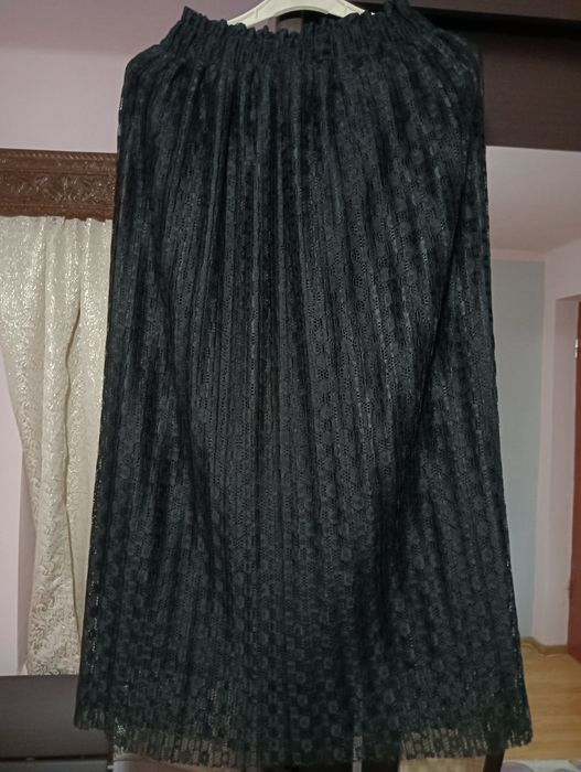 Fustă neagră dantelă