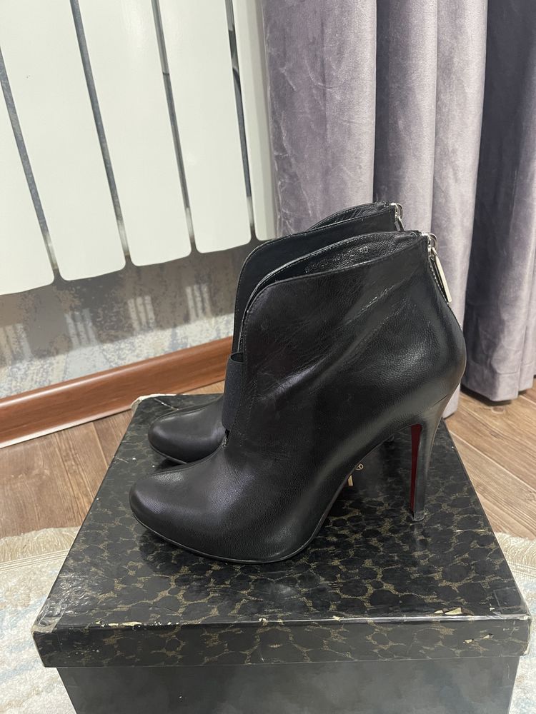 Сапоги basconi 40р