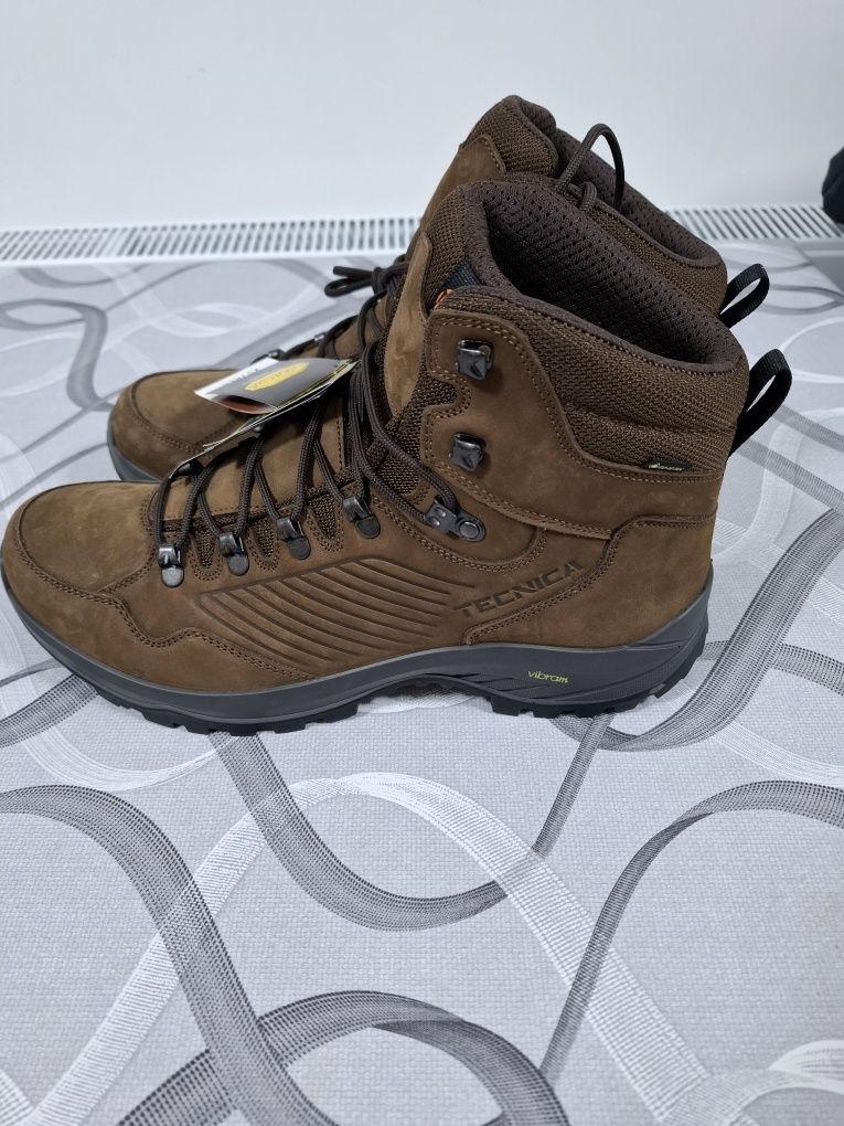 Bocanci impermeabili Trekking Vibram Gtx Tecnica Starcross nr 45 și 46
