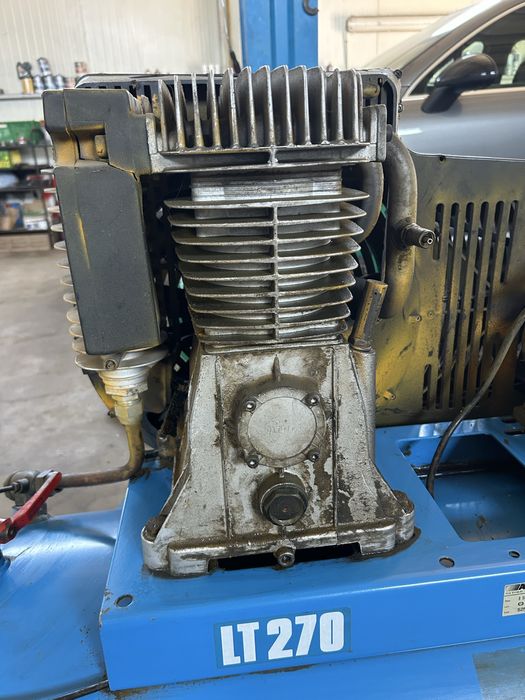 Compresor aer ABAC 5,5cp 270l 11bar