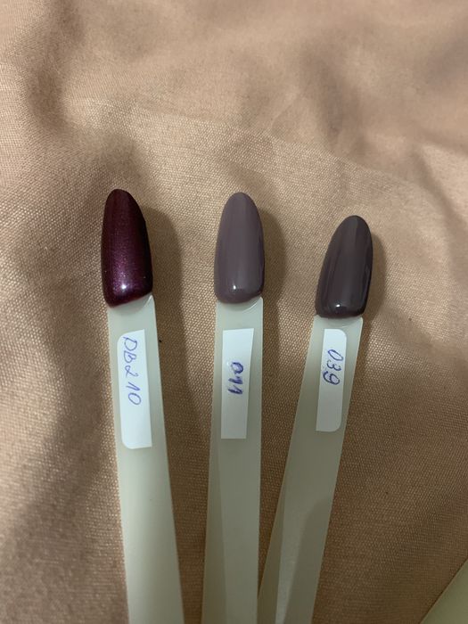 Три броя гел лак за нокти