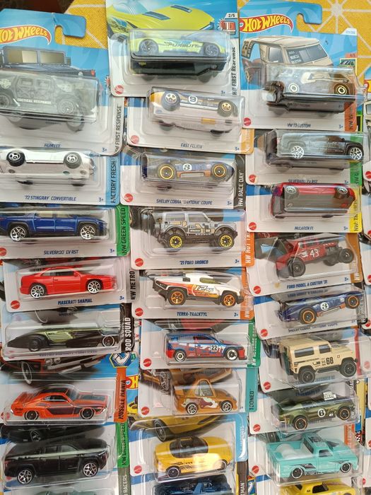 Метални колички чисто нови