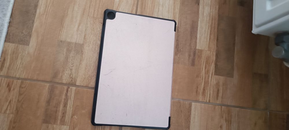 Vând tableta Lenovo pt piese M10