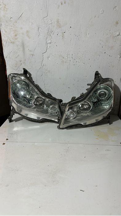 Фары на Nissan Fuga