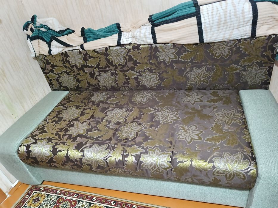 Продам диван книжку