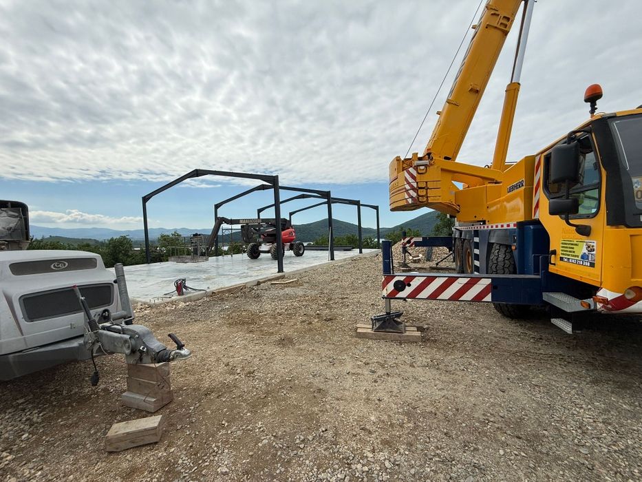 Vând hală metalica