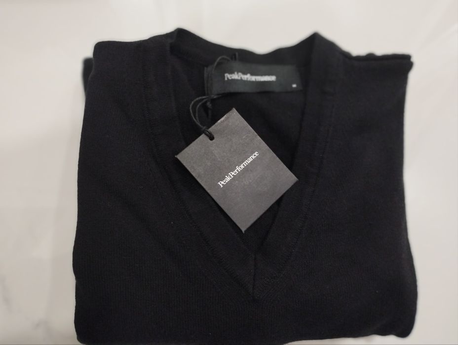 Мъжки пуловер Peak Performance