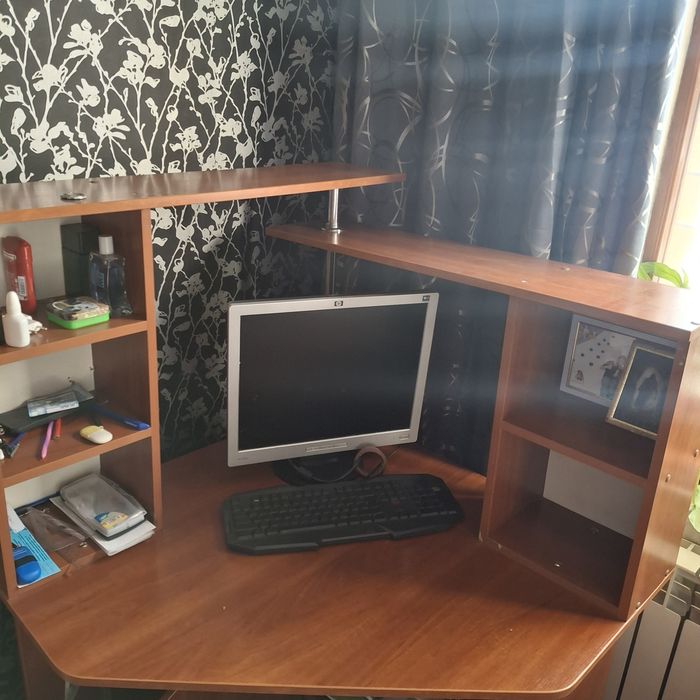 Стол для компьютера