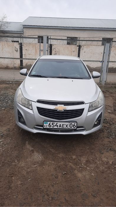 Шевролет круз хэтчбек 2013 автомат. Об1.8