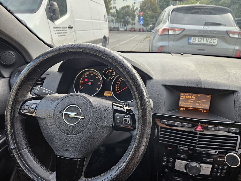Vand Opel Astra H Cosmo - echipare top