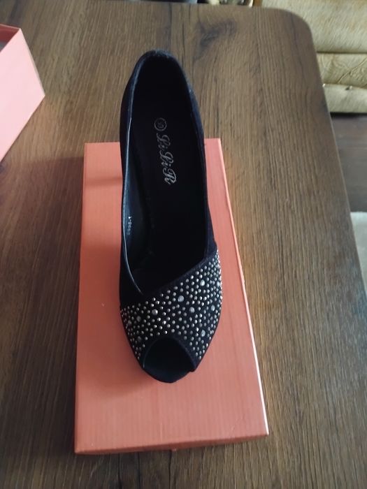 Дамски високи обувки