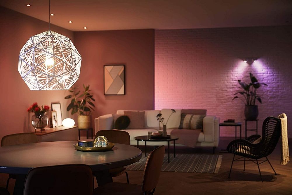 Philips Hue Стартов Комплект Рутер с 2 LED Крушки 60W RGB 16 млн цвята
