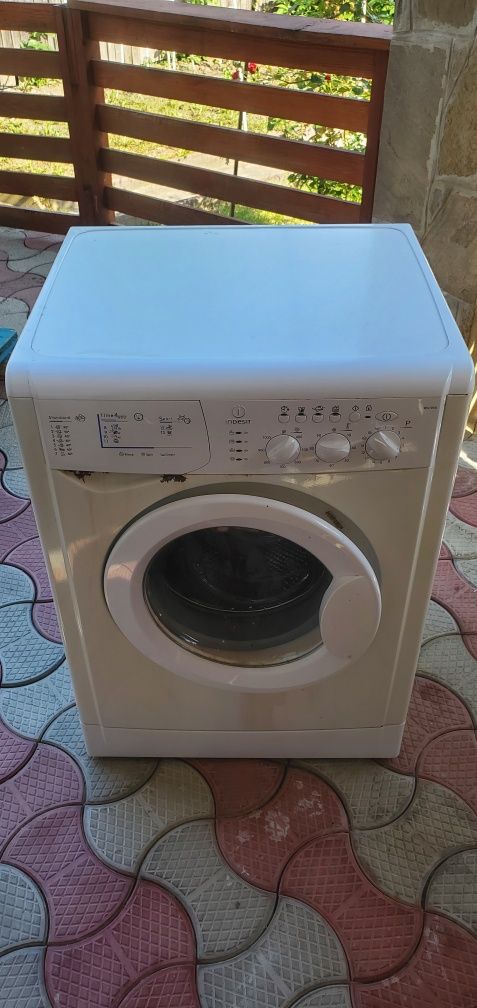 Mașină de spălat rufe Whirlpool WIL105X