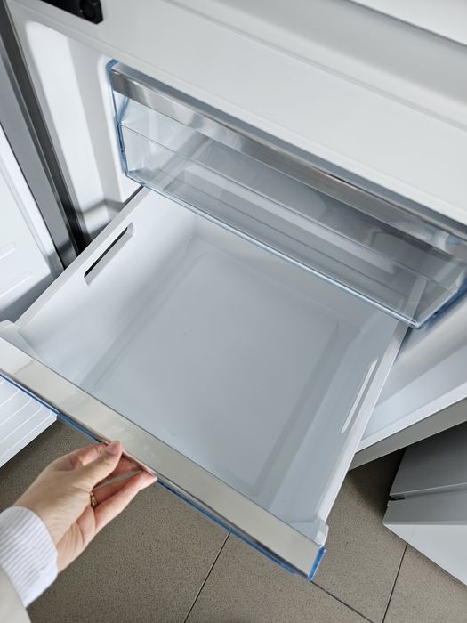 Хладилник с фризер BOSCH