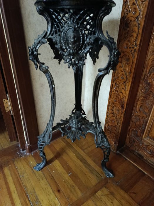 Подставка для цветов