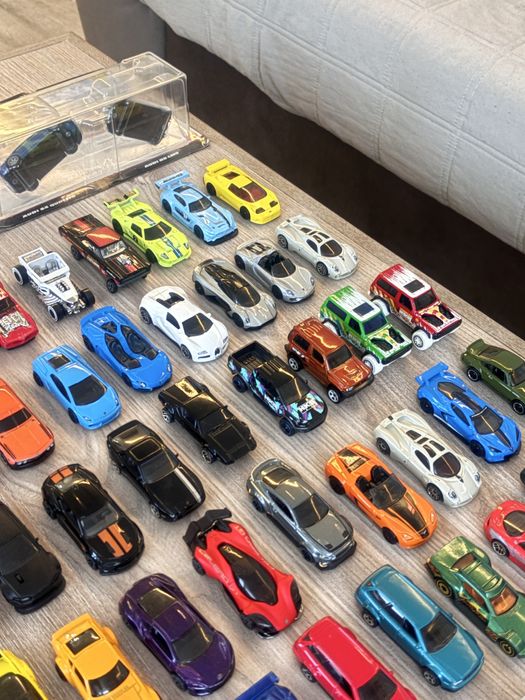 Hot wheels колички