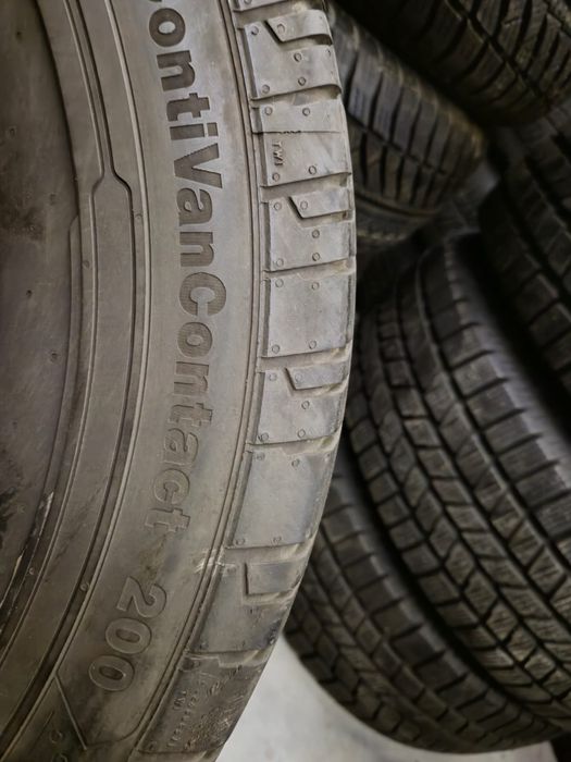 2 anvelope vara Continental 235 65 16 C aproape noi