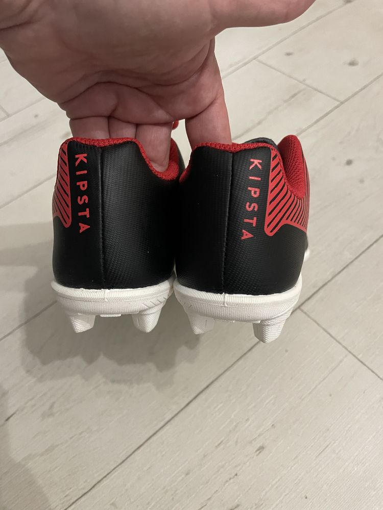 Обувки за футбол калеври