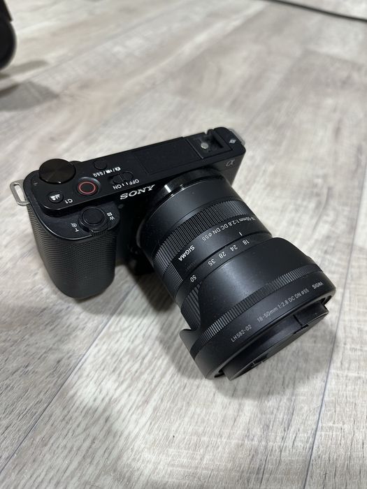 Продам полный комплект для съемки (SONY zv-e10, SIGMA 18-50, DJI RS4)