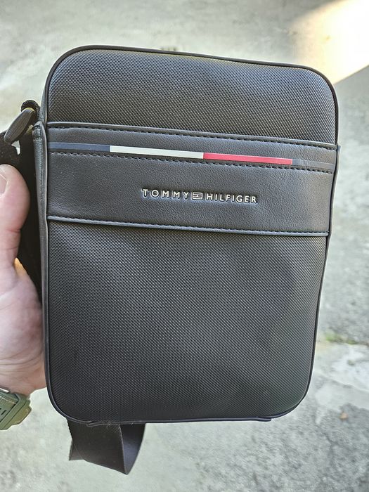 Кожена чантичка TOMMY HILFIGER
