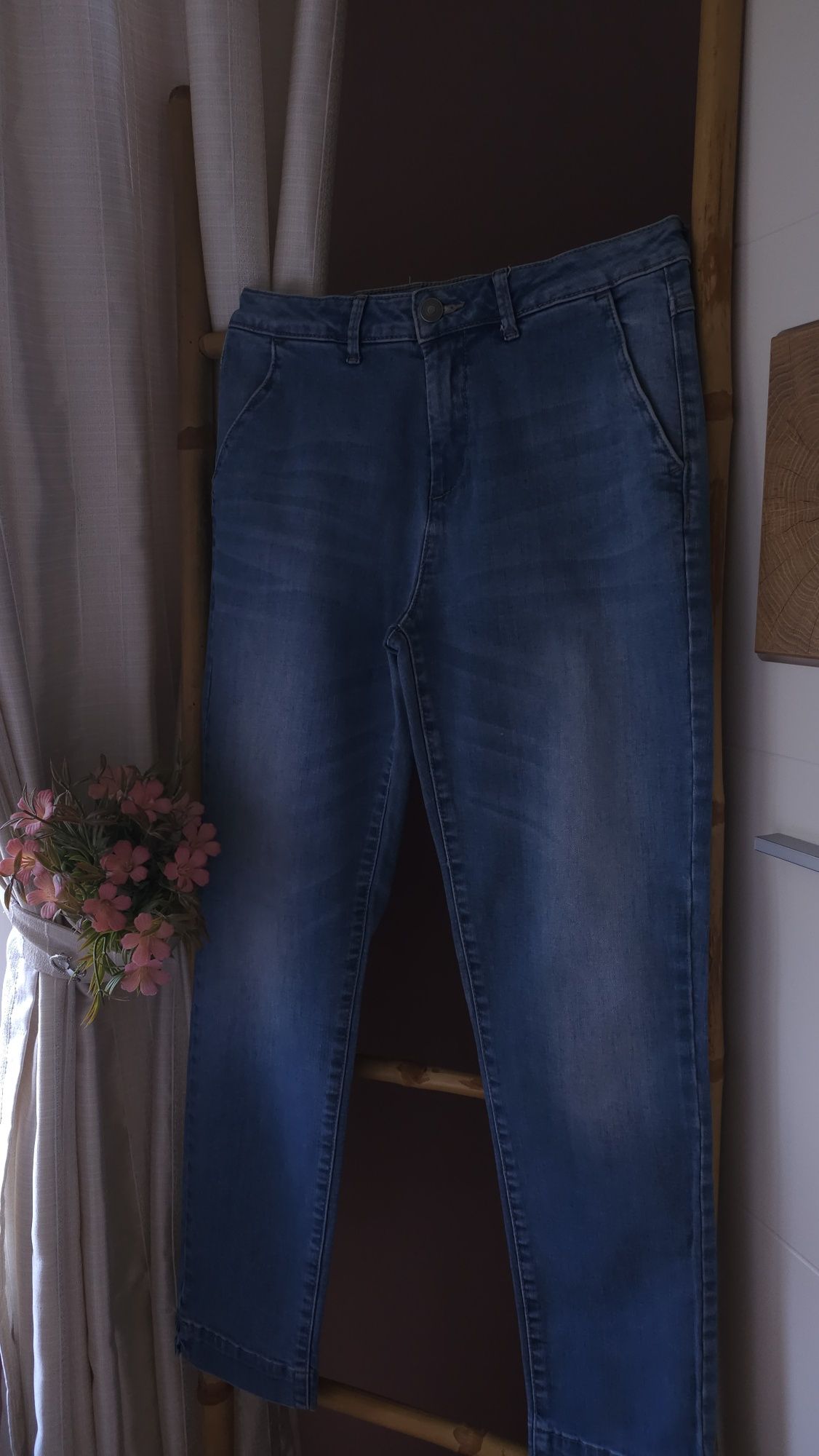 Дънки на марката Guess нови