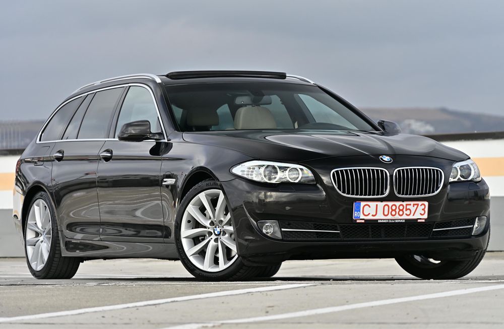 BMW seria 5 F11 525D/ 218cp/ navi mare/ panoramic