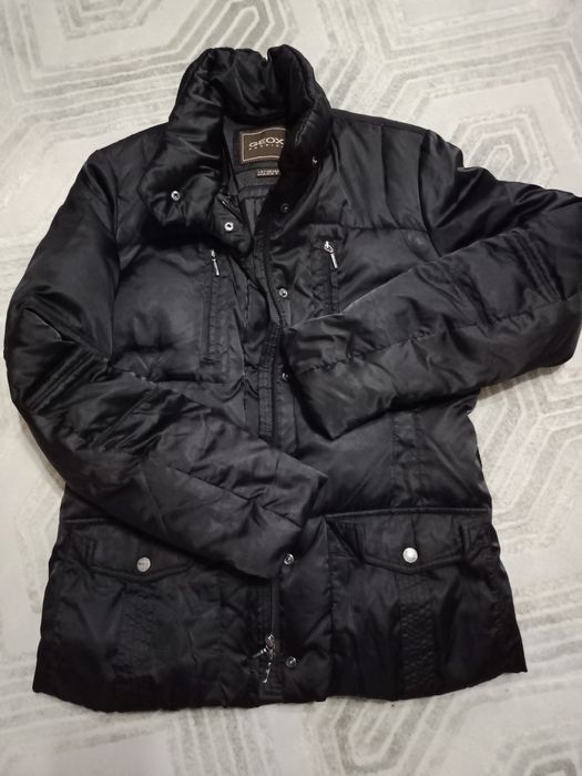 Продам пуховик Geox