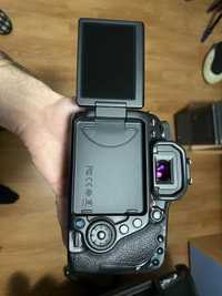 Фотоапарат Canon 80D + 2 батерии и аксесоари