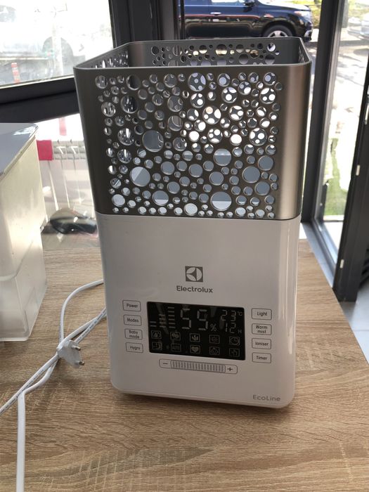 Увлажнитель воздуха Electrolux Enu-3715D (A4)