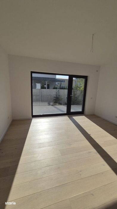 Vila de vanzare in Tunari