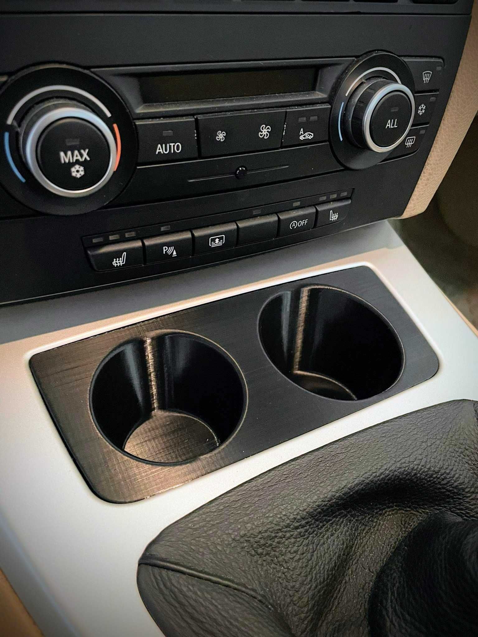 Поставка за чаши за BMW E90 / E91 / E92 / E93