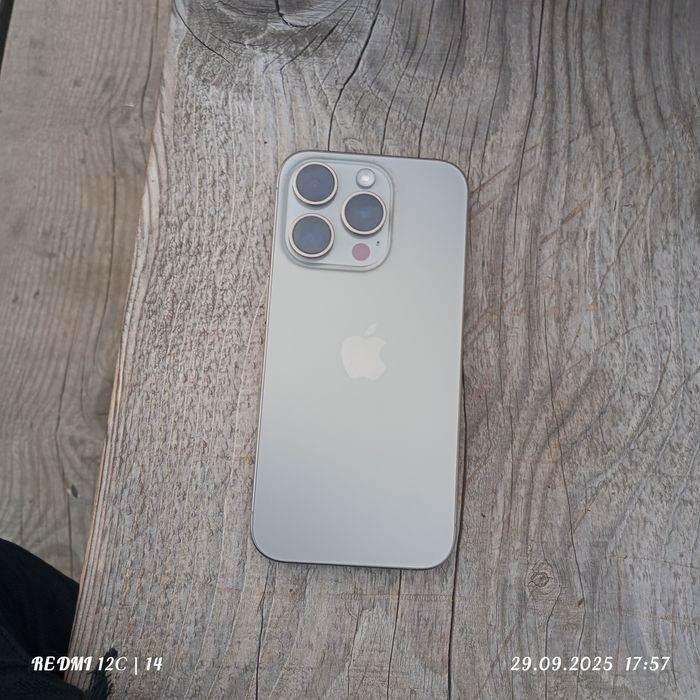 iPhone 15 pro in stare buna