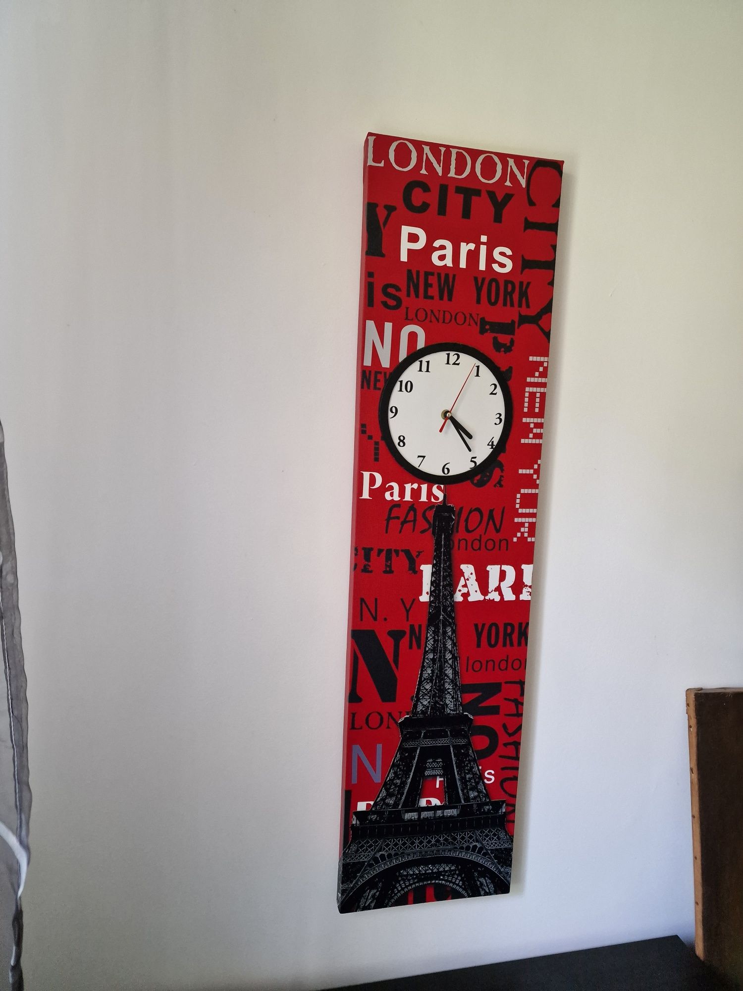 Tablou cu ceas si turnul Eiffel