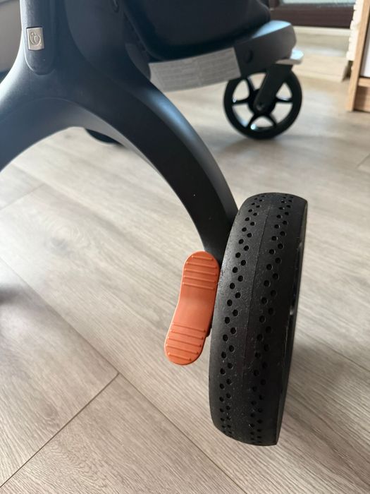 Vand Stokke V6 3 in 1 + baza isofix