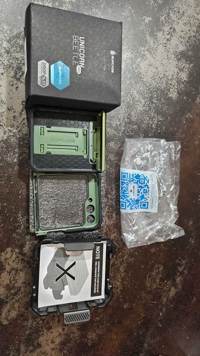 Carcasa Unicorn Beetle Army green ptr Samsung Z Flip 5 Noua