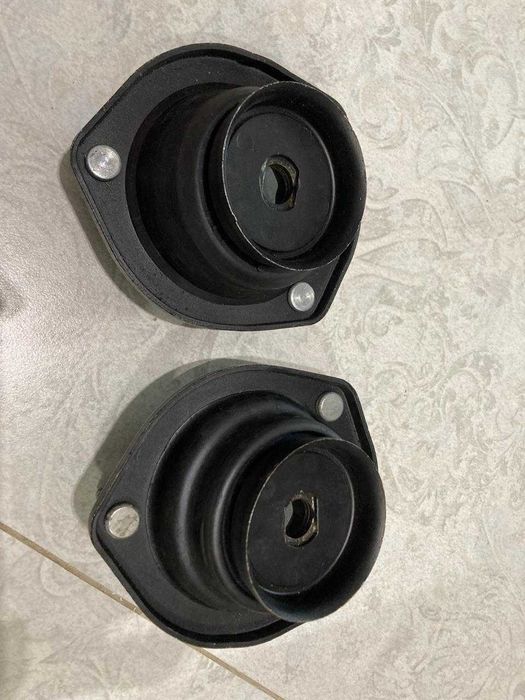 Продам опоры амортизаторов Камри 30-35