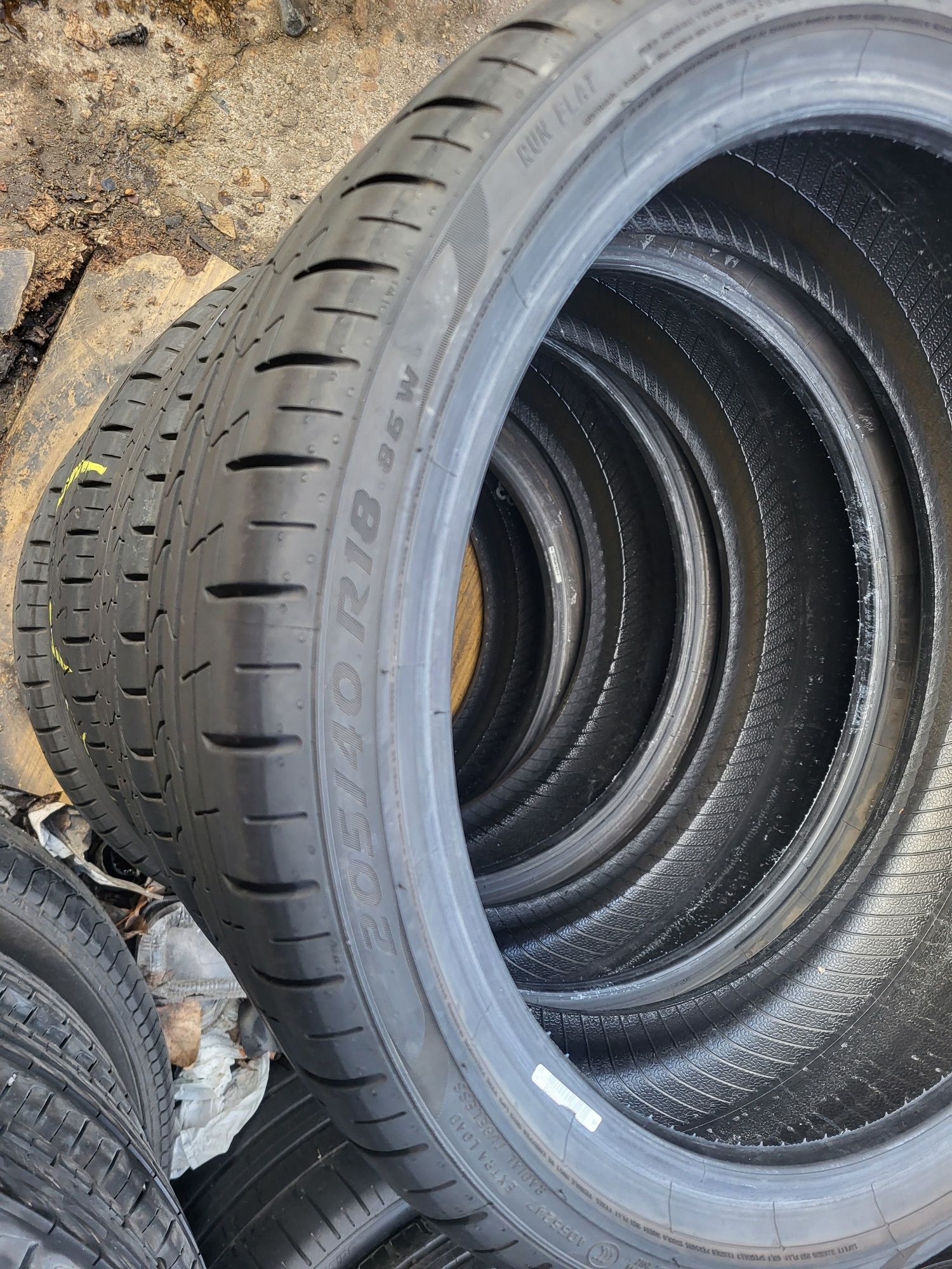 4бр. 205 40 18 Pirelli RunFlat летни.